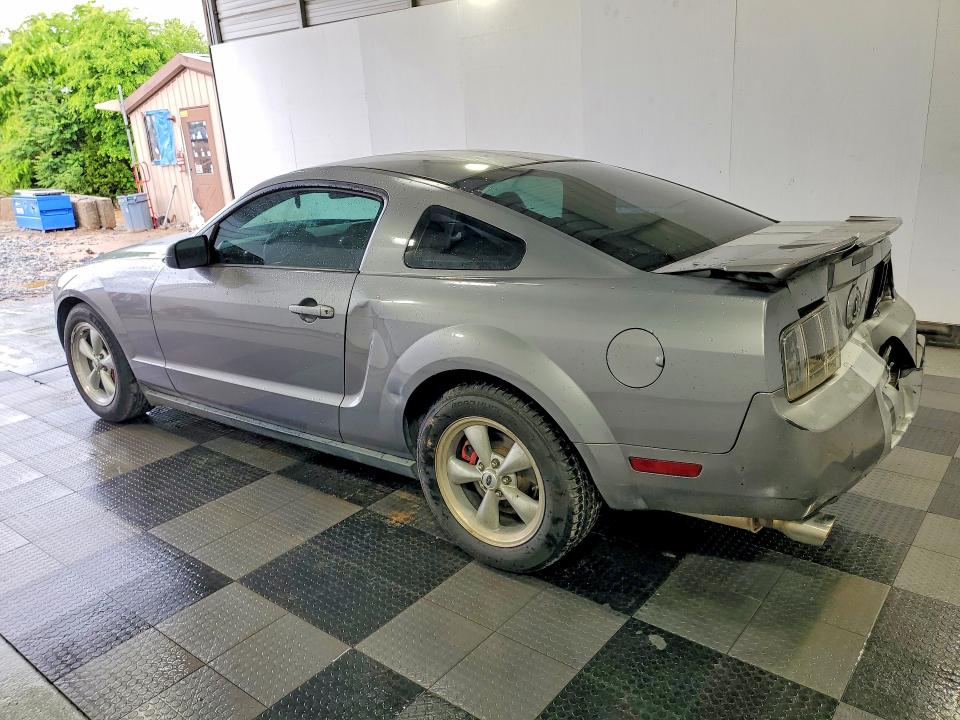 52526106 :رقم المزاد ، 1ZVFT80N675288418 vin ، 2007 Ford Mustang مزاد بيع