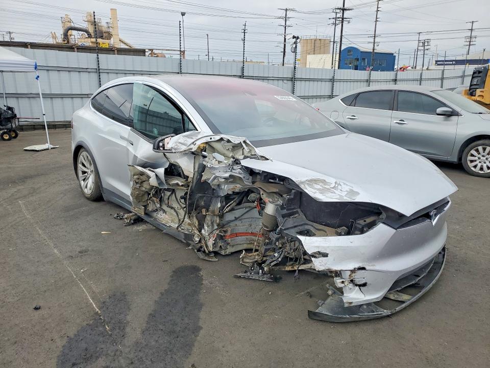 53606546 :رقم المزاد ، 5YJXCBE2XGF001518 vin ، 2016 Tesla Model X مزاد بيع