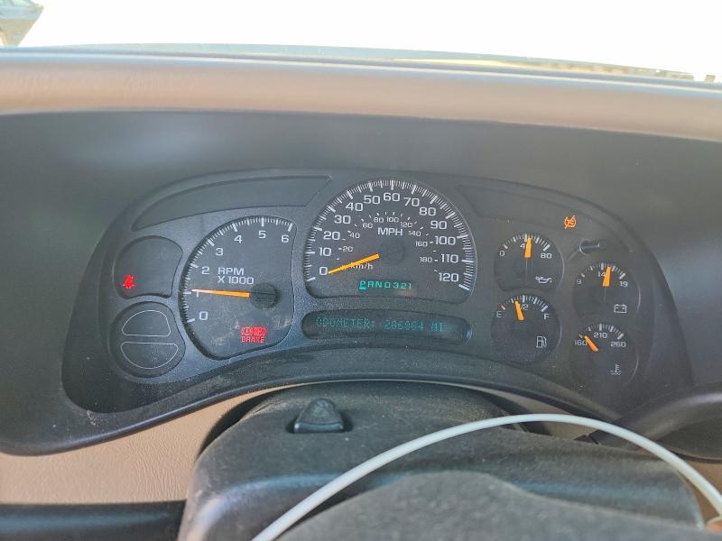 53986556 :رقم المزاد ، 1GNEC16T04J157295 vin ، 2004 Chevrolet Suburban مزاد بيع