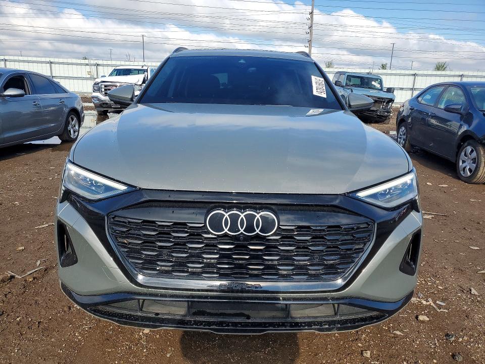 51891826 :رقم المزاد ، WA16AAGE8RB053054 vin ، 2024 Audi Q8 E-tron مزاد بيع