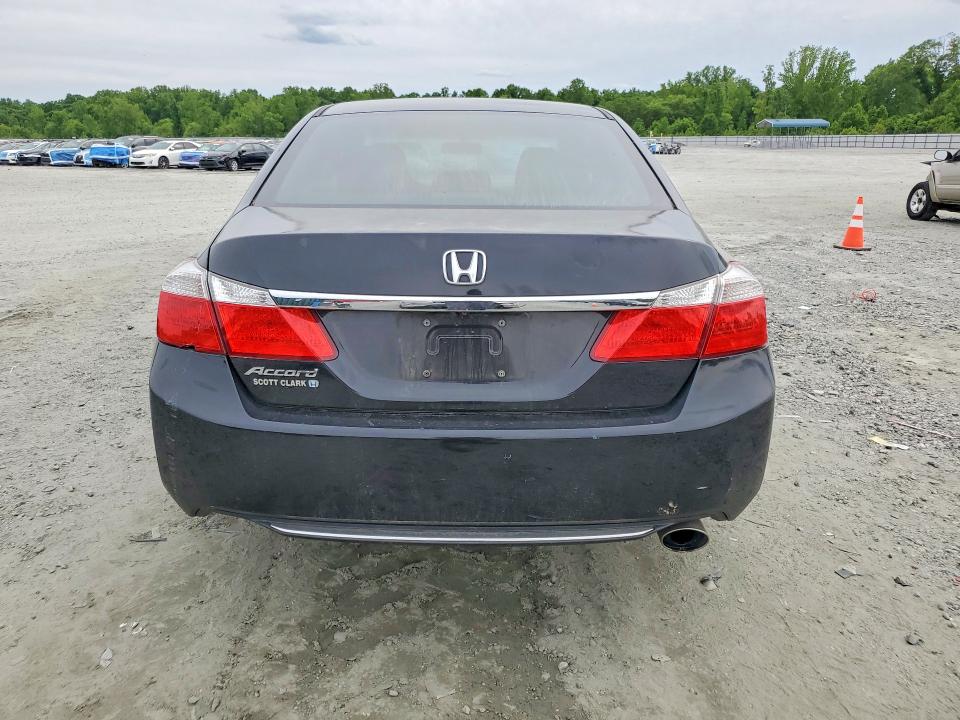 Auction sale of the 2015 Honda Accord, vin: 1HGCR2F36FA257670, lot number: 52720616