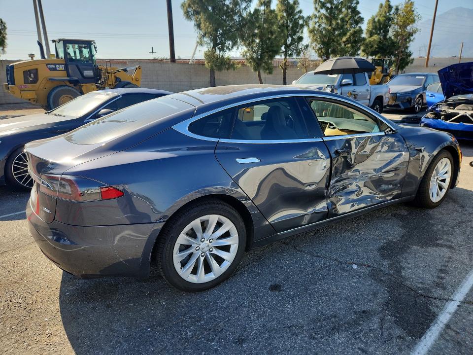2019 Tesla Model S მანქანა იყიდება აუქციონზე, vin: 5YJSA1E24KF302515, აუქციონის ნომერი: 53295366
