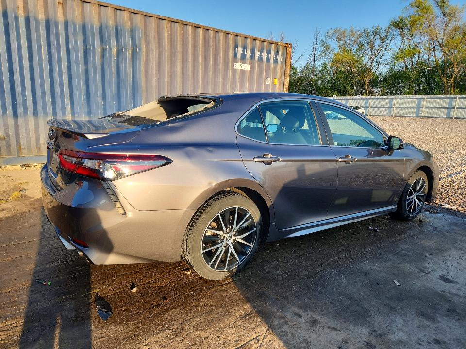 Продаж на аукціоні авто 2021 Toyota Camry, vin: 4T1G11AK6MU410510, номер лоту: 51984476