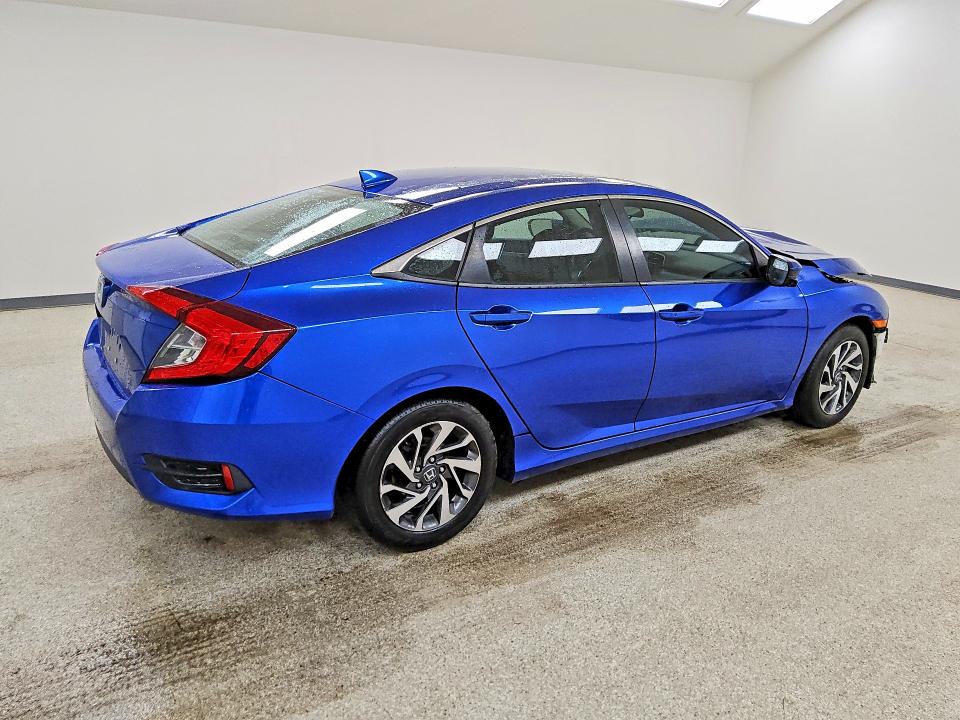 53135766 :رقم المزاد ، 19XFC2F73JE007003 vin ، 2018 Honda Civic مزاد بيع
