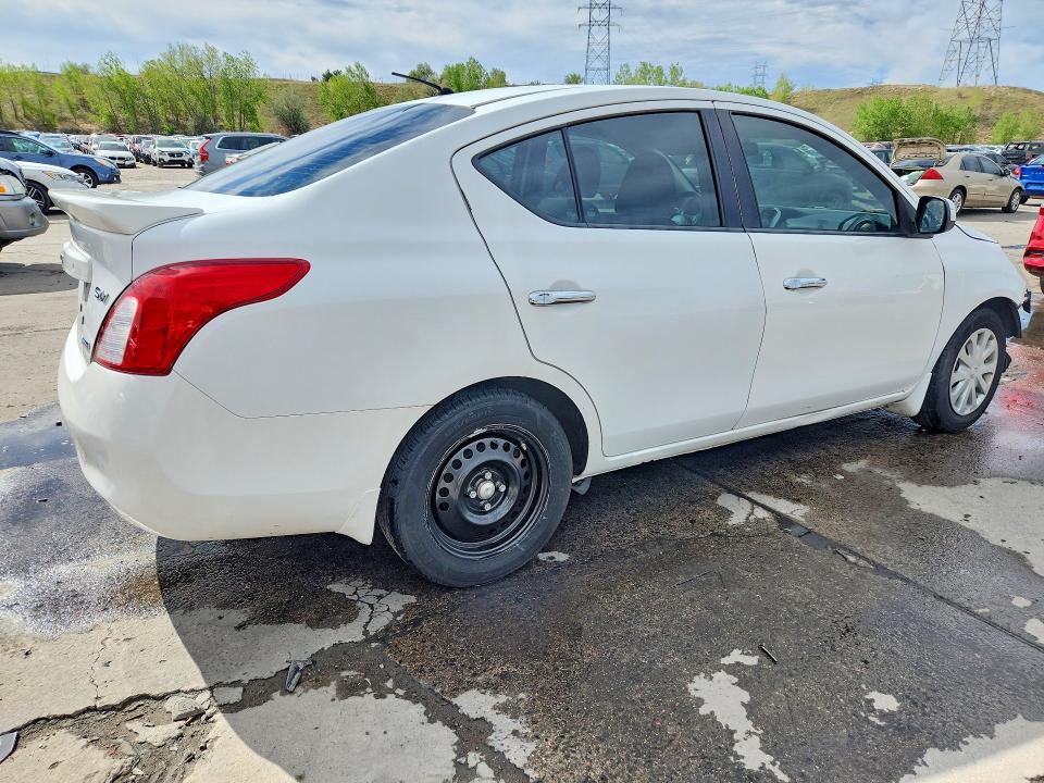 53645866 :رقم المزاد ، 3N1CN7AP5EL830022 vin ، 2014 Nissan Versa مزاد بيع