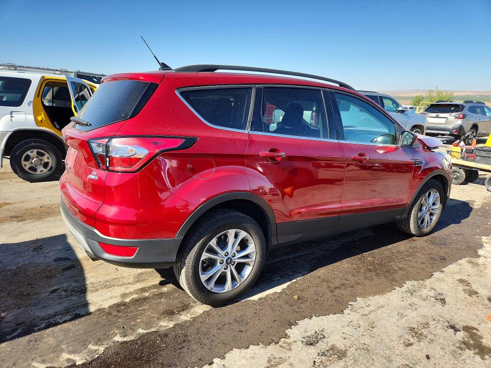 53385746 :رقم المزاد ، 1FMCU9GD2JUB73202 vin ، 2018 Ford Escape مزاد بيع