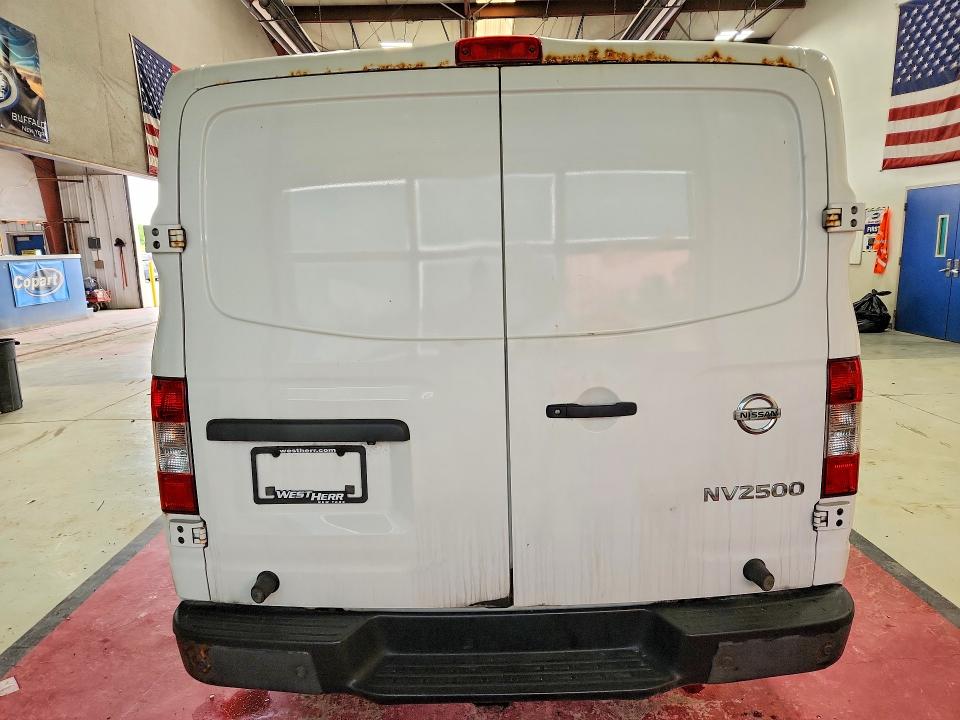 56706596 :رقم المزاد ، 1N6BF0KYXJN805936 vin ، 2018 Nissan Nv مزاد بيع