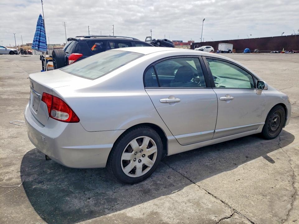 55031526 :رقم المزاد ، 2HGFA1F52BH306732 vin ، 2011 Honda Civic مزاد بيع