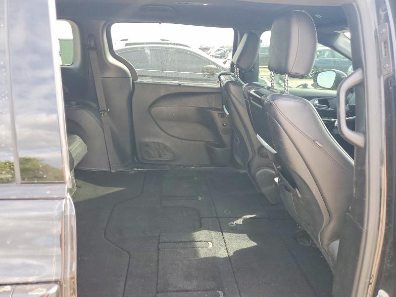 52696616 :رقم المزاد ، 2C4RC1EG7JR168218 vin ، 2018 Chrysler Pacifica مزاد بيع