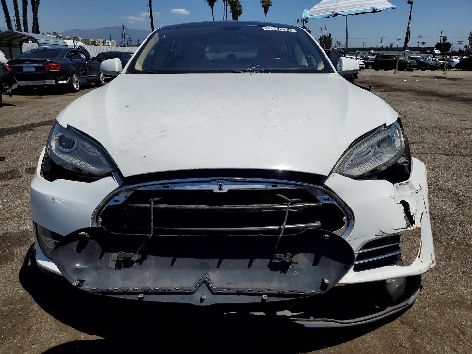 52438456 :رقم المزاد ، 5YJSA1CG8DFP23087 vin ، 2013 Tesla Model S مزاد بيع