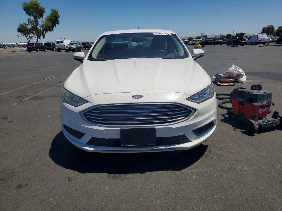 54354126 :رقم المزاد ، 3FA6P0UU0JR100965 vin ، 2018 Ford Fusion مزاد بيع