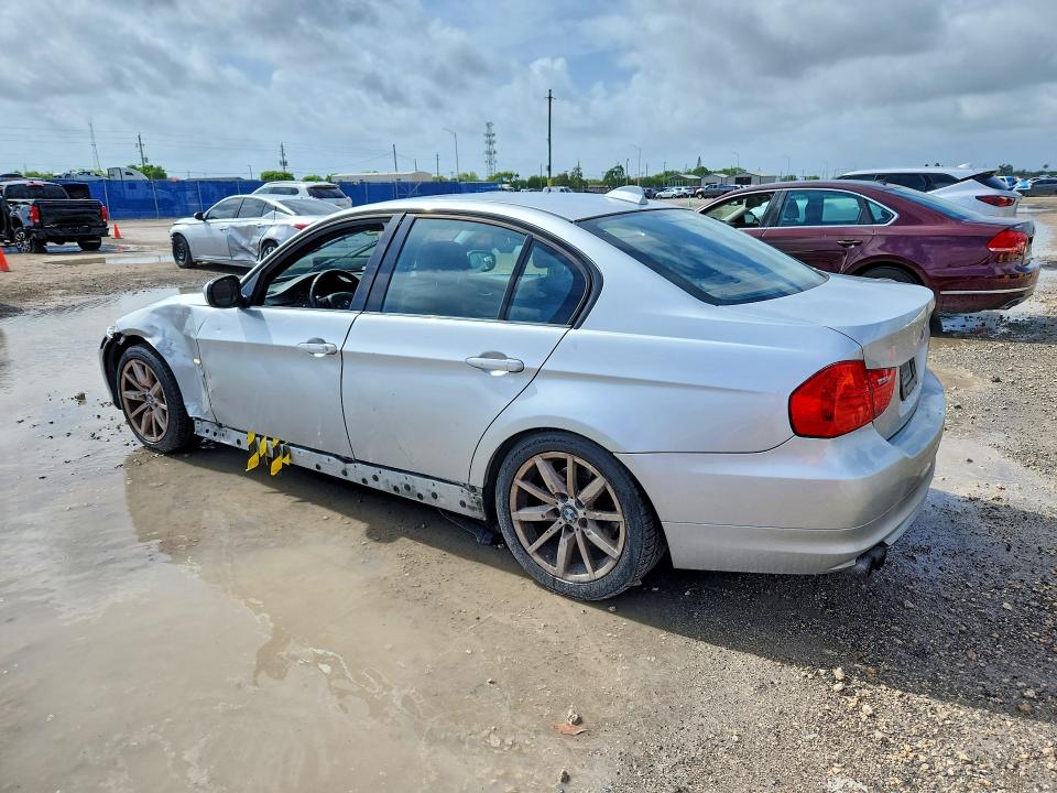 2011 Bmw 328 მანქანა იყიდება აუქციონზე, vin: WBAPH7G52BNM55548, აუქციონის ნომერი: 55052396