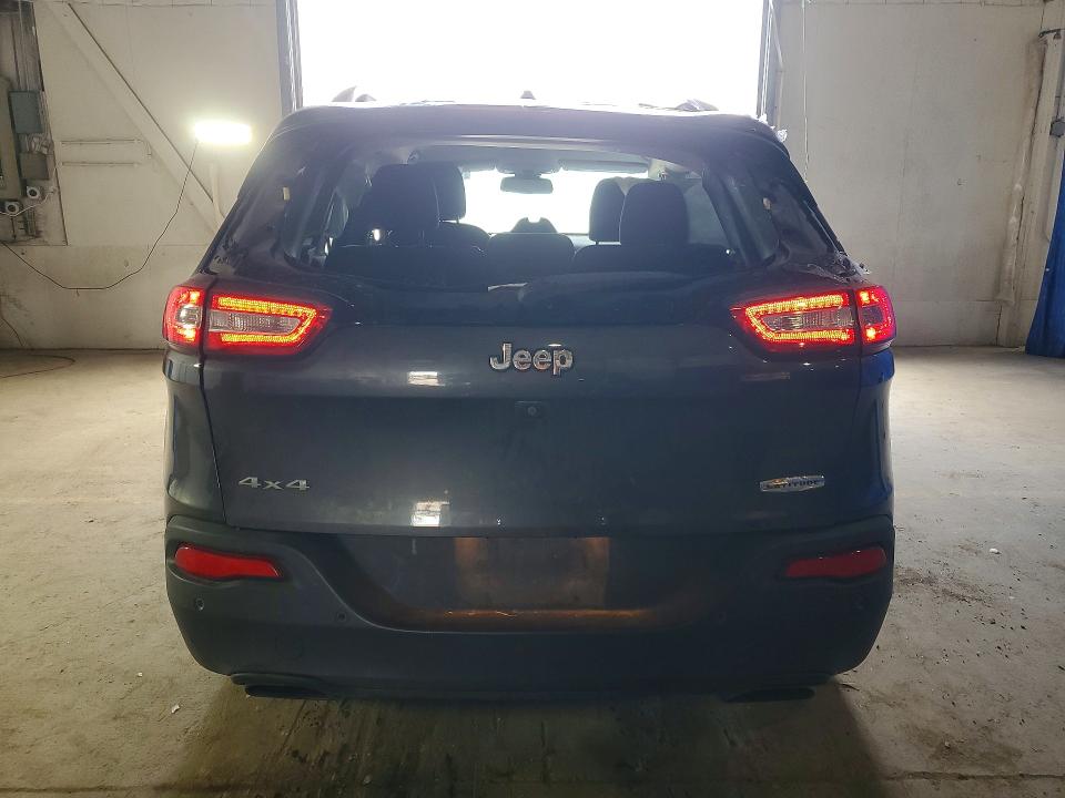 53789436 :رقم المزاد ، 1C4PJMCS9GW155640 vin ، 2016 Jeep Cherokee مزاد بيع