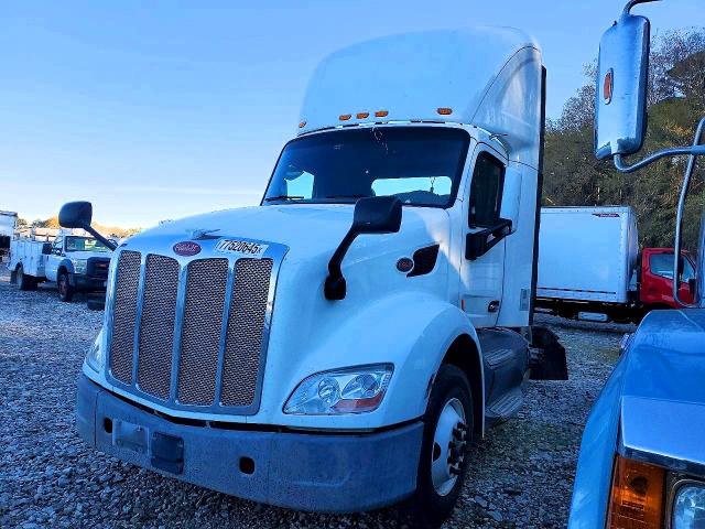 Продаж на аукціоні авто 2017 Peterbilt 579, vin: 1XPBA48X8HD428674, номер лоту: 77520645