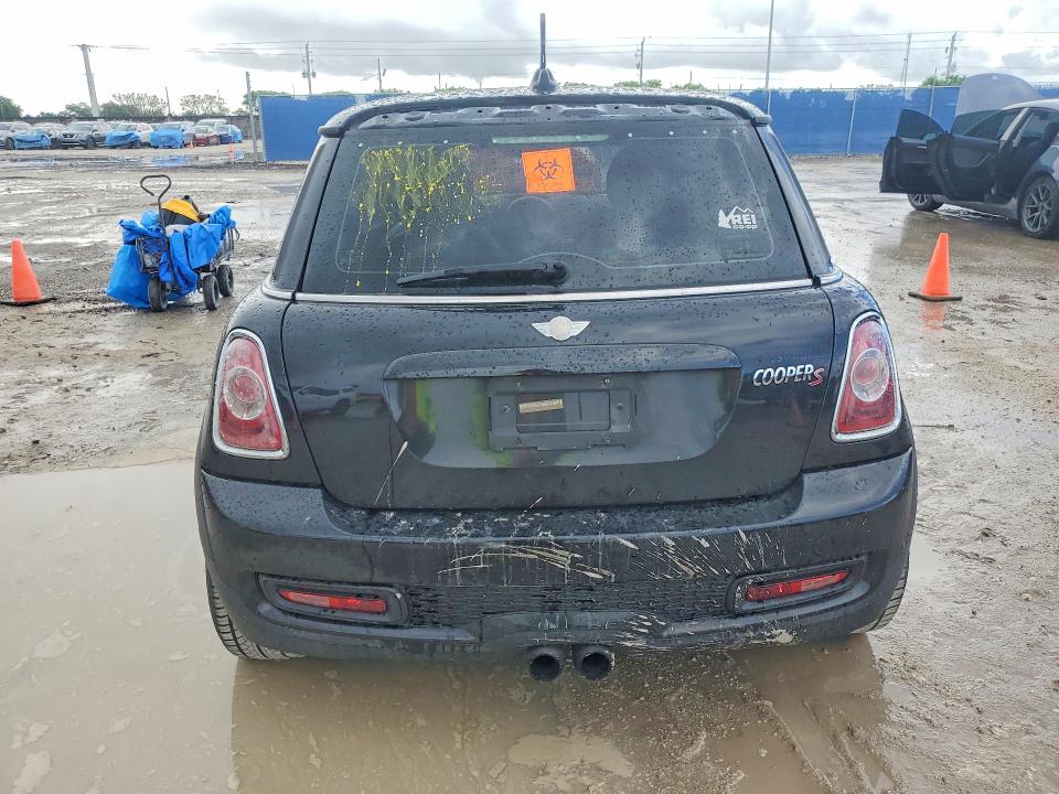 2011 Mini Cooper მანქანა იყიდება აუქციონზე, vin: WMWSV3C58BTY20523, აუქციონის ნომერი: 54132756