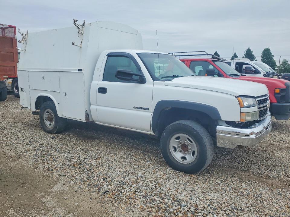 2006 Chevrolet Silverado მანქანა იყიდება აუქციონზე, vin: 1GBHC24U06E150175, აუქციონის ნომერი: 54610636