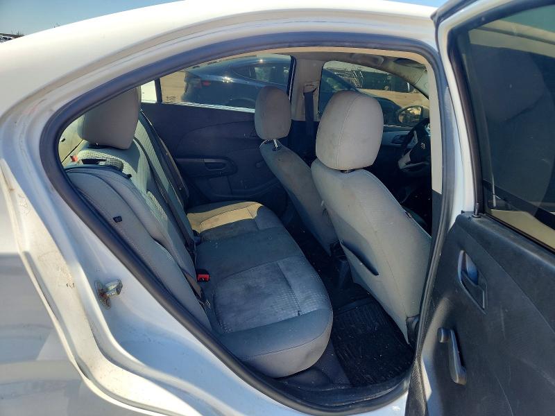 52024376 :رقم المزاد ، 1G1JB5SH8J4107962 vin ، 2018 Chevrolet Sonic مزاد بيع