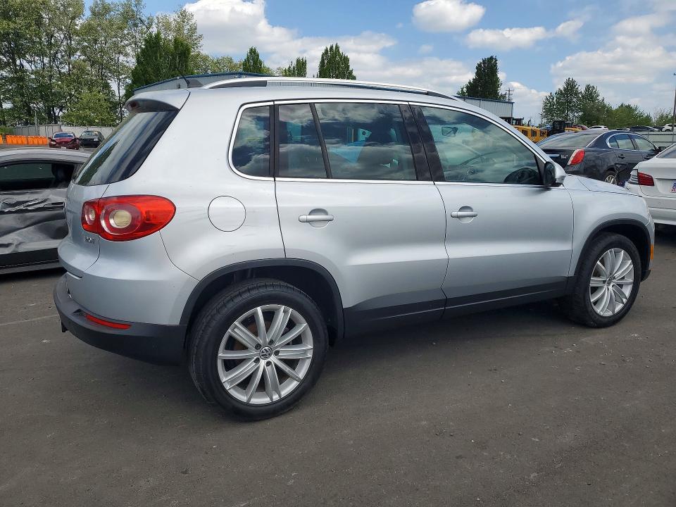 54004356 :رقم المزاد ، WVGAV7AX2BW547521 vin ، 2011 Volkswagen Tiguan مزاد بيع