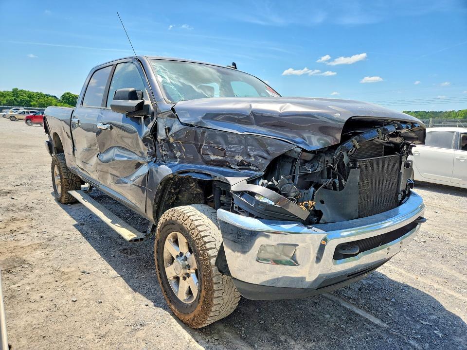 53632246 :رقم المزاد ، 3C6UR5DL8FG663580 vin ، 2015 Ram 2500 مزاد بيع