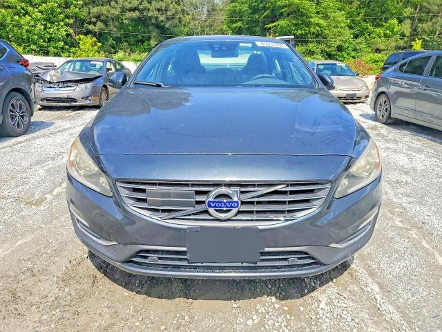 41631096 :رقم المزاد ، YV1612TD9F2306557 vin ، 2015 Volvo S60 مزاد بيع