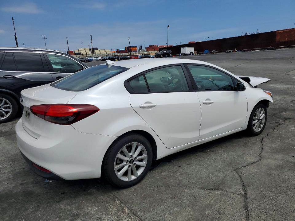 53948916 :رقم المزاد ، 3KPFL4A71HE117058 vin ، 2017 Kia Forte مزاد بيع