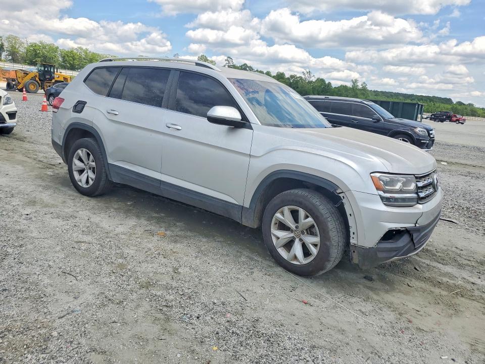 53117226 :رقم المزاد ، 1V2CR2CA9JC589390 vin ، 2018 Volkswagen Atlas مزاد بيع