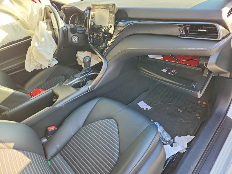 52451176 :رقم المزاد ، 4T1G11AK4NU038974 vin ، 2022 Toyota Camry مزاد بيع