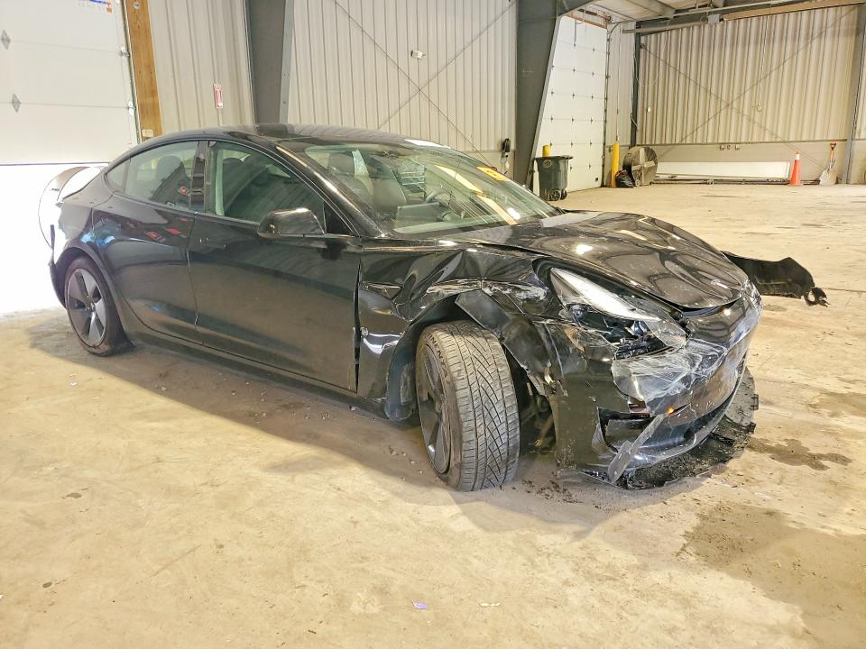 55136886 :رقم المزاد ، 5YJ3E1EB7NF332413 vin ، 2022 Tesla Model 3 مزاد بيع