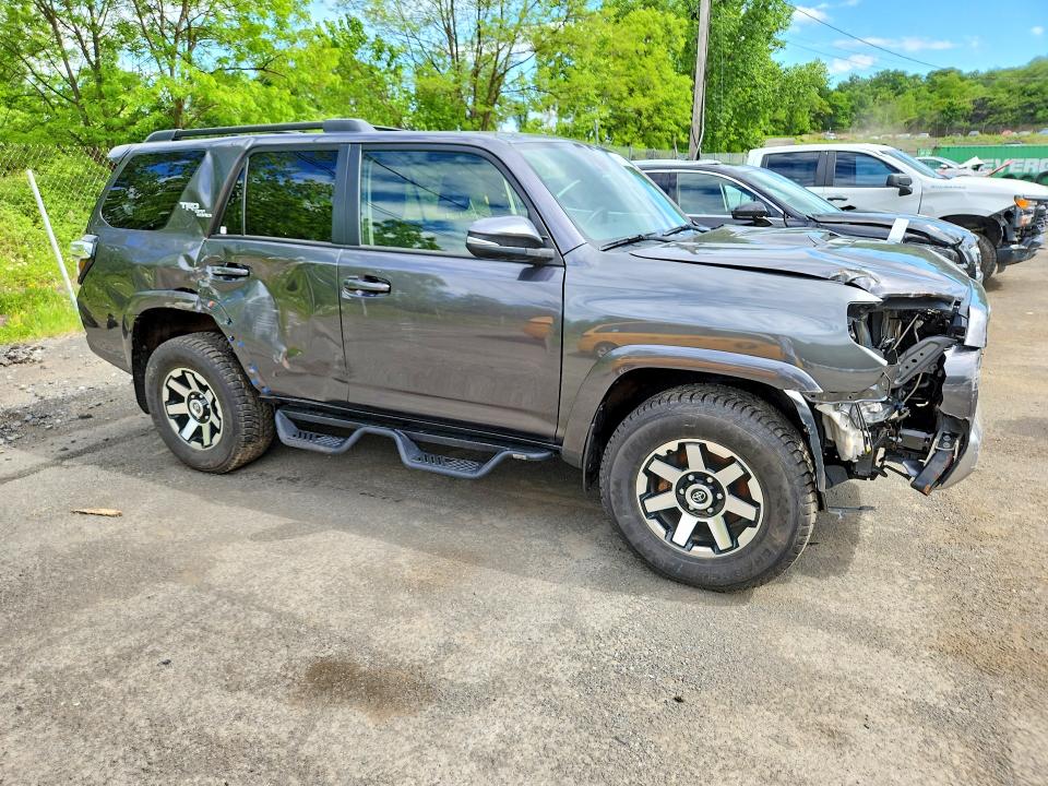 55501716 :رقم المزاد ، JTERU5JR3P6117046 vin ، 2023 Toyota 4runner مزاد بيع