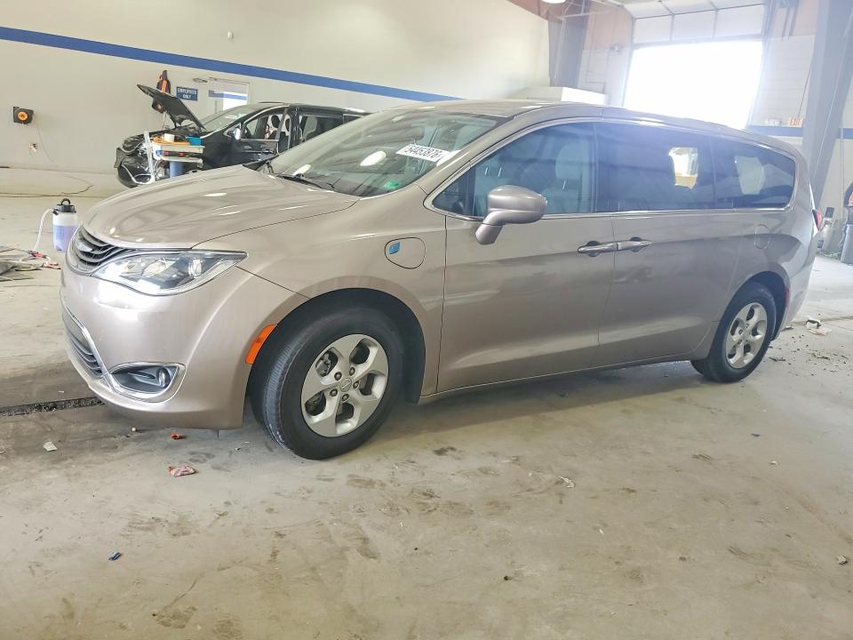 Продажа на аукционе авто 2018 Chrysler Pacifica, vin: 2C4RC1H72JR126972, номер лота: 54453876