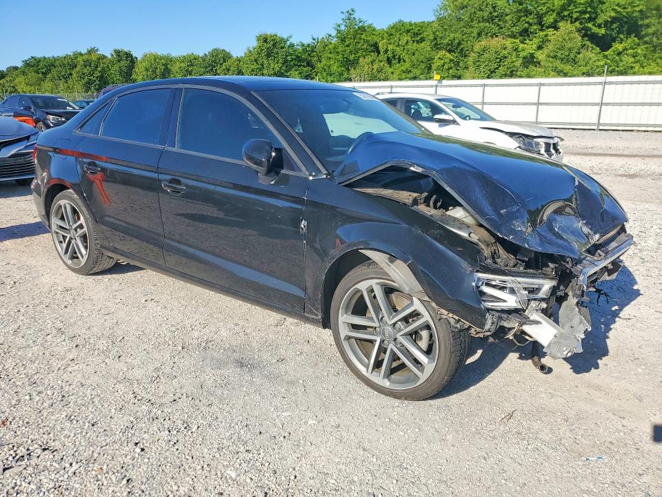 Продажа на аукционе авто 2018 Audi A3, vin: WAUAUGFFXJ1041516, номер лота: 52919666