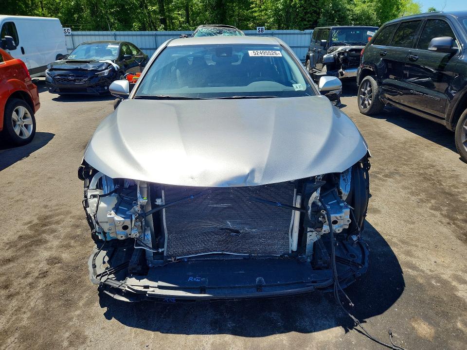 52495526 :رقم المزاد ، 4T1R11AK7NU704749 vin ، 2022 Toyota Camry مزاد بيع