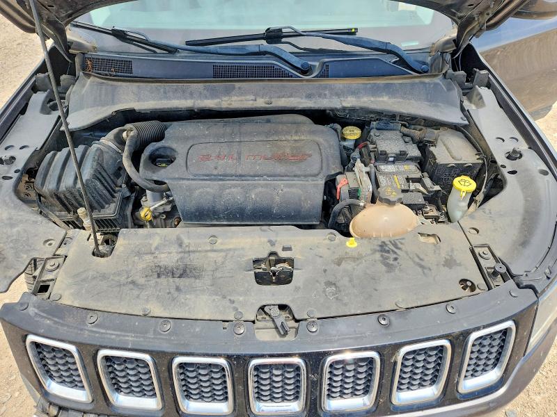 55462876 :رقم المزاد ، 3C4NJCBB7JT327597 vin ، 2018 Jeep Compass مزاد بيع