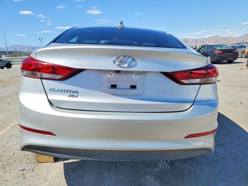 54179036 :رقم المزاد ، 5NPD74LF5JH400306 vin ، 2018 Hyundai Elantra مزاد بيع