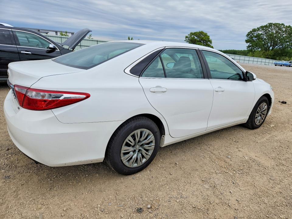 54297546 :رقم المزاد ، 4T1BF1FK8FU985425 vin ، 2015 Toyota Camry مزاد بيع