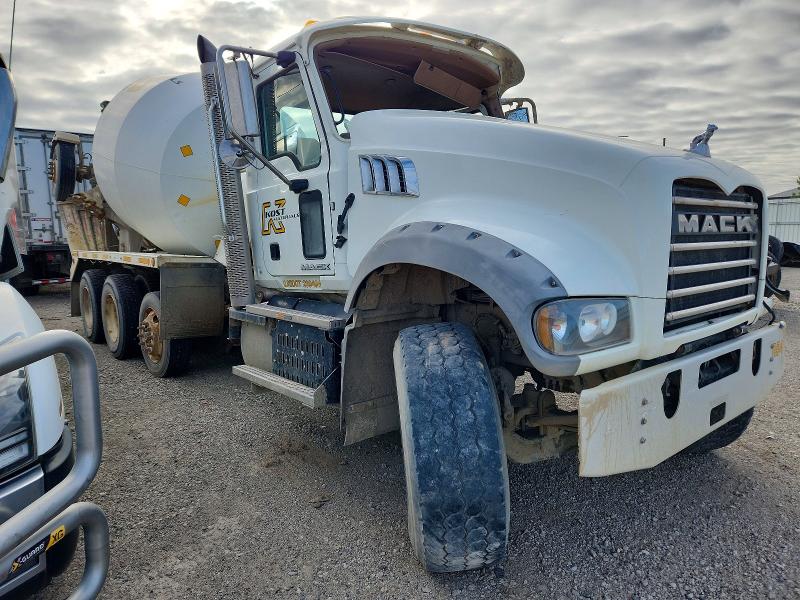 52272346 :رقم المزاد ، 1M2AX04C2HM032596 vin ، 2017 Mack Granite مزاد بيع