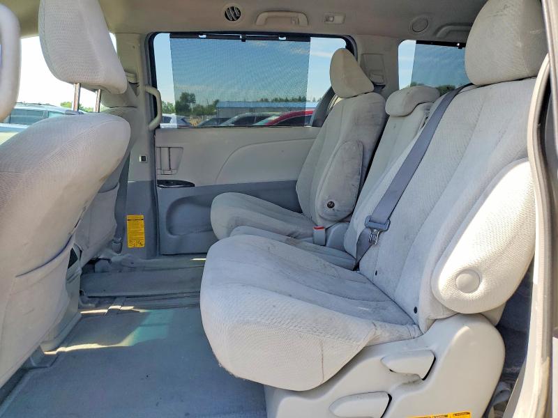 55228366 :رقم المزاد ، 5TDKK3DC4BS046889 vin ، 2011 Toyota Sienna مزاد بيع