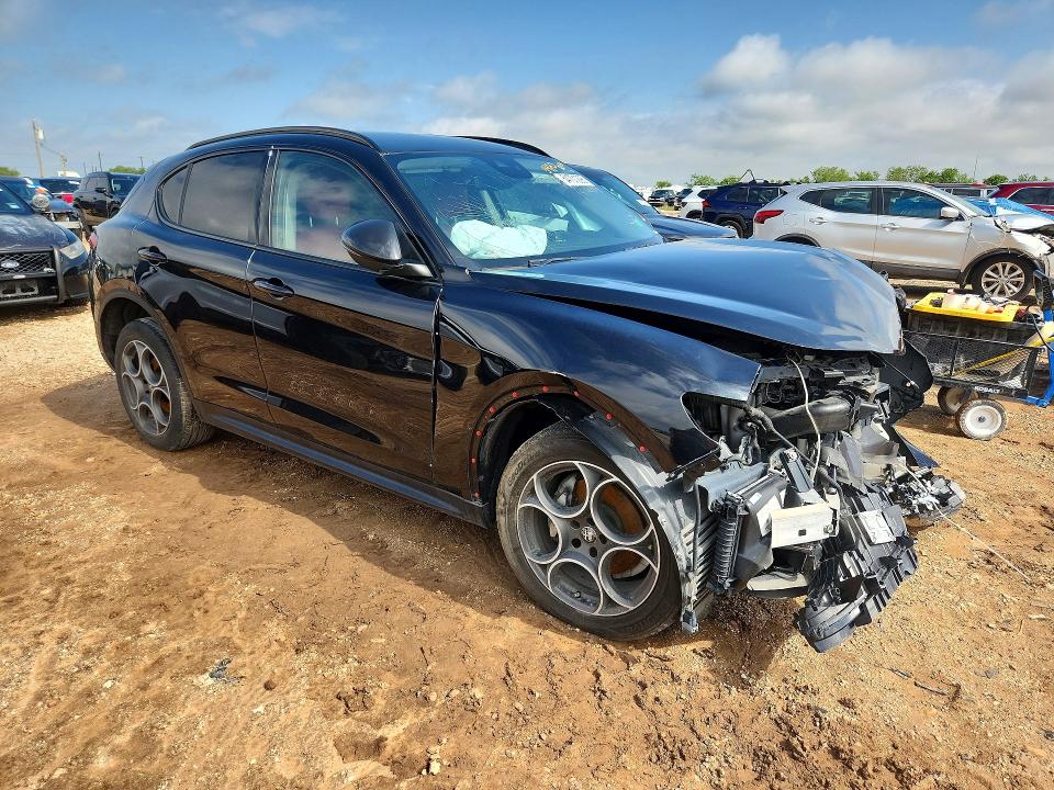 54701296 :رقم المزاد ، ZASPAKAN0M7D00563 vin ، 2021 Alfa Romeo Stelvio مزاد بيع