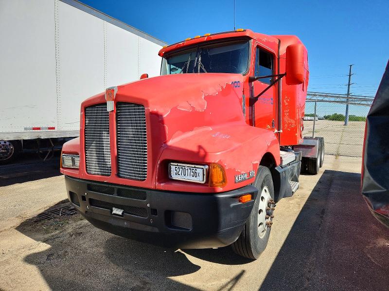 52701756 :رقم المزاد ، 1XKADU9X8YR841639 vin ، 2000 Kenworth Construction مزاد بيع