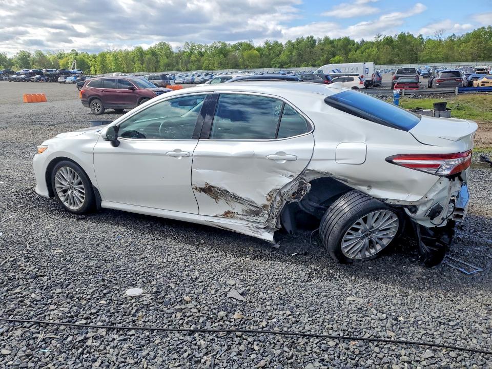 53651946 :رقم المزاد ، 4T1F11BK4LU010972 vin ، 2020 Toyota Camry مزاد بيع