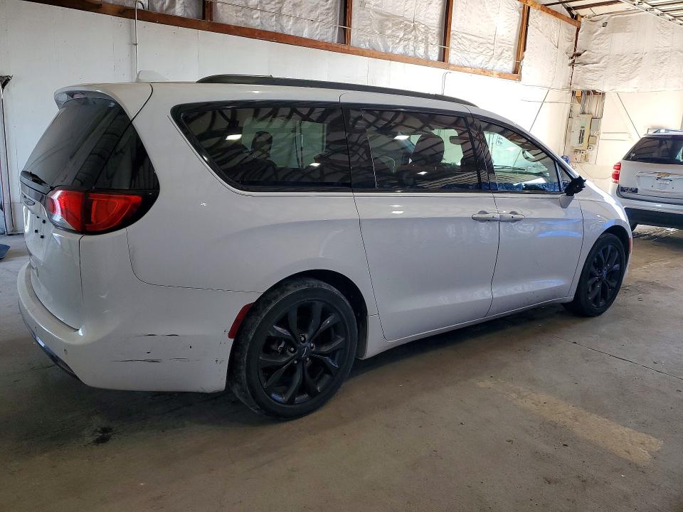 2018 Chrysler Pacifica მანქანა იყიდება აუქციონზე, vin: 2C4RC1FGXJR197887, აუქციონის ნომერი: 53632786