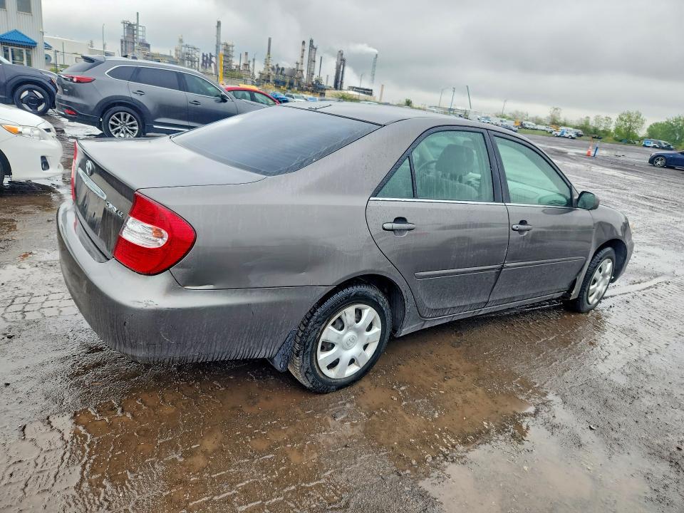 54664206 :رقم المزاد ، 4T1BE32K64U904424 vin ، 2004 Toyota Camry مزاد بيع