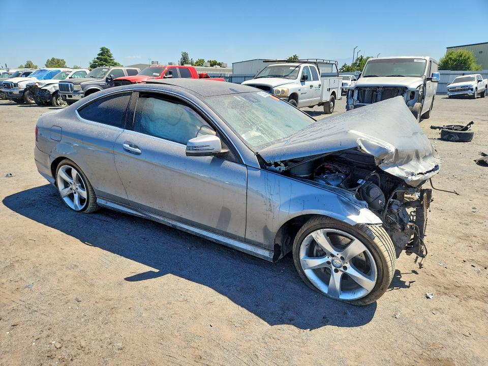 53566466 :رقم المزاد ، WDDGJ5HB3FG370590 vin ، 2015 Mercedes-benz C مزاد بيع