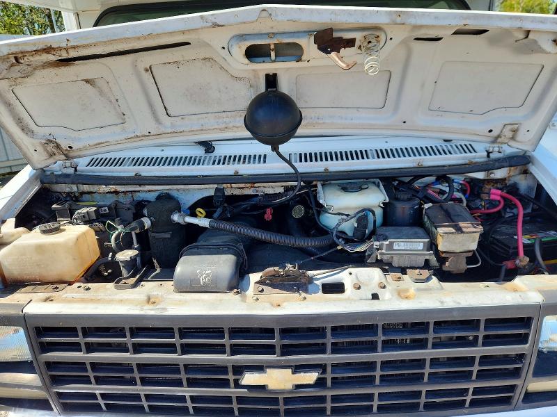 52333366 :رقم المزاد ، 1GBJG31K8SF143591 vin ، 1995 Chev G30 مزاد بيع