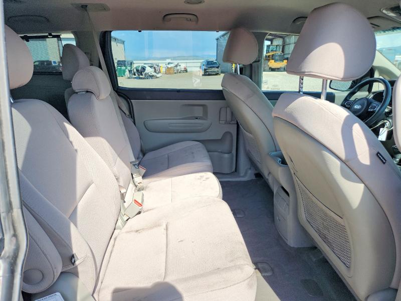 55137286 :رقم المزاد ، KNDMB5C18F6040054 vin ، 2015 Kia Sedona مزاد بيع