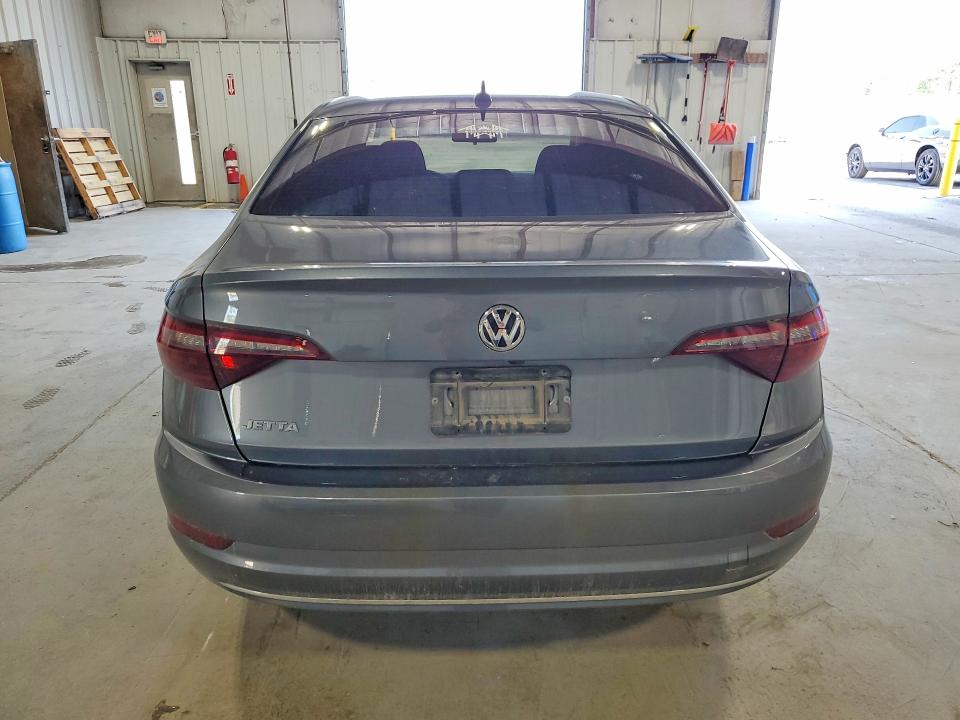 53772986 :رقم المزاد ، 3VWC57BU4MM017889 vin ، 2021 Volkswagen Jetta مزاد بيع