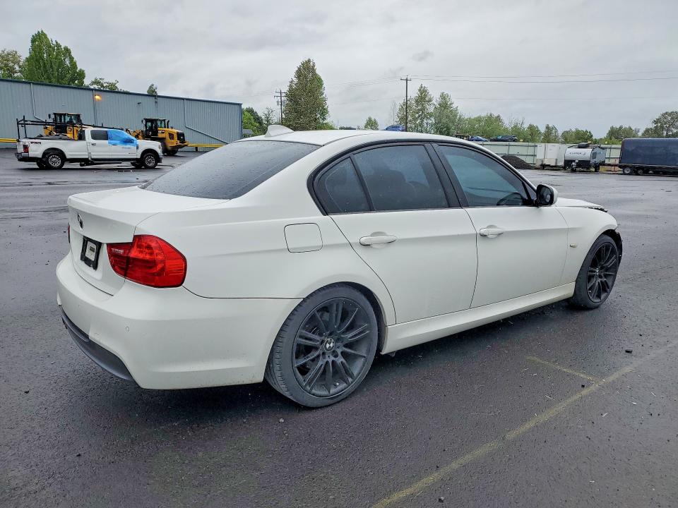 2011 Bmw 328 მანქანა იყიდება აუქციონზე, vin: WBAPH5G58BNM77266, აუქციონის ნომერი: 53245626