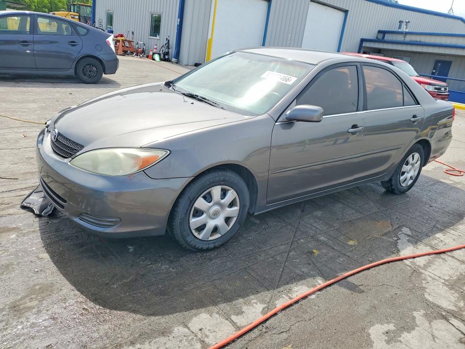 53221466 :رقم المزاد ، 4T1BE32K94U882225 vin ، 2004 Toyota Camry مزاد بيع