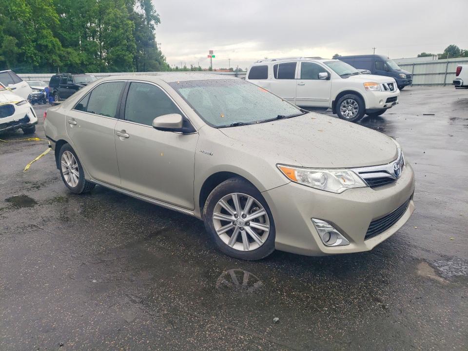 52431326 :رقم المزاد ، 4T1BD1FK8EU121964 vin ، 2014 Toyota Camry Hybrid مزاد بيع