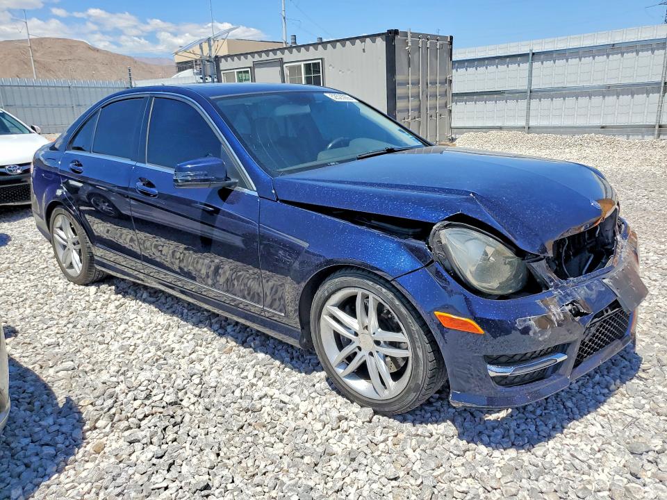 Продажа на аукционе авто 2013 Mercedes-benz C, vin: WDDGF8AB5DA833116, номер лота: 52525906